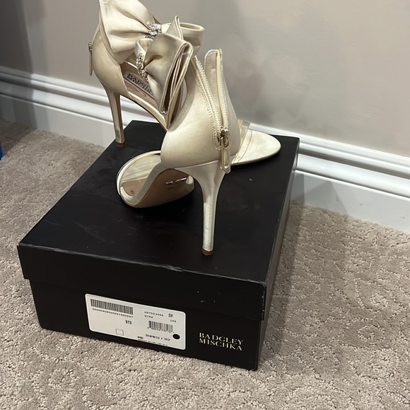 Badgley Mischka heels - Picture 4 of 6